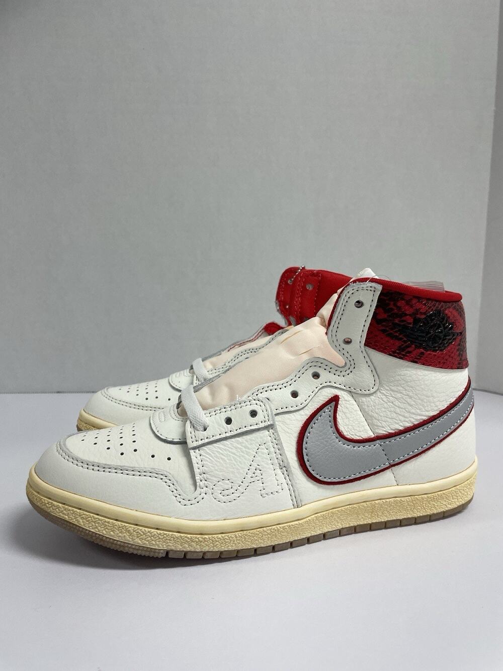 Nike Jordan Air Ship PE SP University Red Awake NY FN8675 100 Size 9 White Red